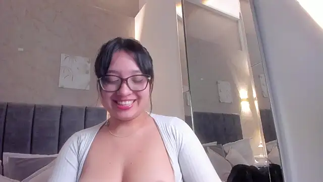 Lunaa bellaa online show from 27, 4, 2026