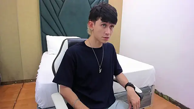 Michael blue online show from 25, 10, 2025