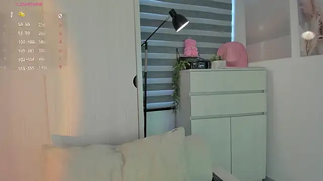 EmmyKenner online show from 30, 9, 2025