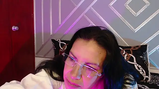 Snapshot of sashabluex chatting on 12, 10, 2025 sashabluex online show from 12, 10, 2025