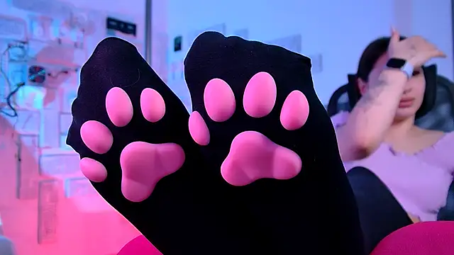 KimClarks  online show from 2, 3, 2026