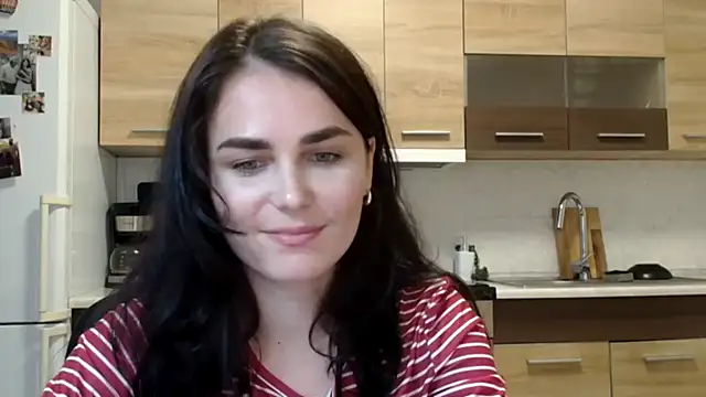 Silviaa a online show from 7, 10, 2025