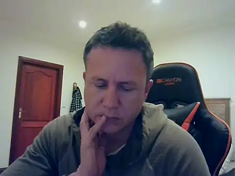 TroyDieselXXX online show from 27, 7, 2026