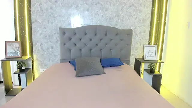 Snapshot of GiannaSlimJB chatting on 11, 2, 2026 GiannaSlimJB online show from 11, 2, 2026