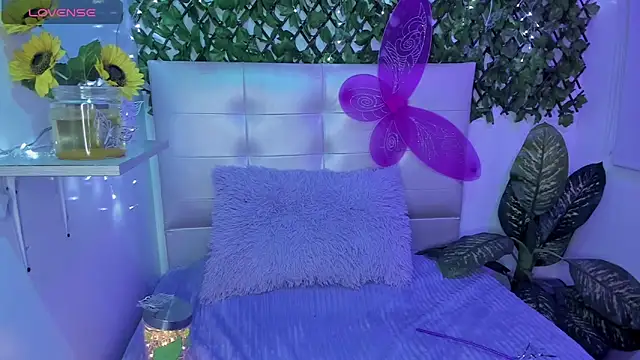 Anna Blade  online show from 31, 10, 2025