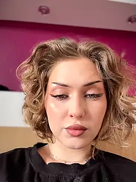 KellyKeler online show from 4, 4, 2026