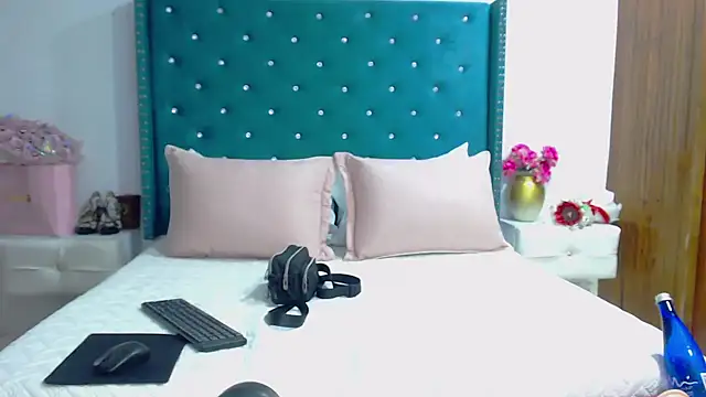 KimScarleth online show from 28, 4, 2026