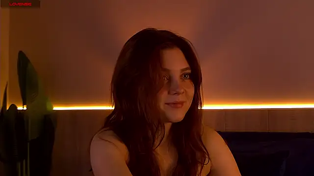 Nora  Ray online show from 26, 9, 2025