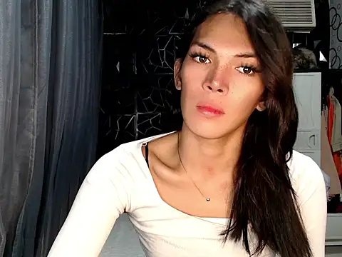 ladyhotcuming online show from 2, 7, 2026
