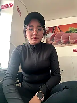 Snapshot of Michelle_Zoe chatting on 6, 11, 2025 Michelle Zoe online show from 6, 11, 2025