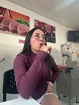 Snapshot of Michelle_Zoe chatting on 8, 11, 2025 Michelle Zoe online show from 8, 11, 2025