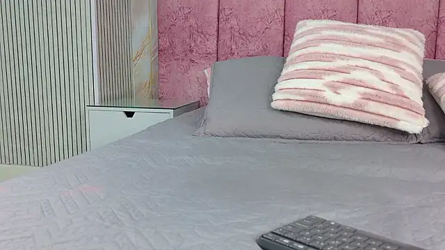 emmacurvy online show from 4, 3, 2026