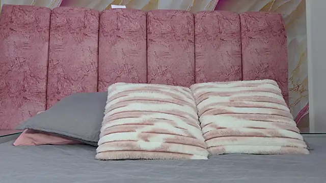 emmacurvy online show from 7, 4, 2026