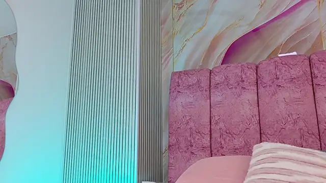 emmacurvy online show from 28, 4, 2026