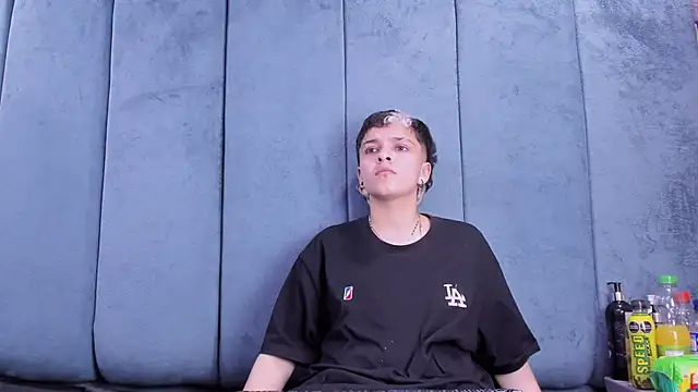 Megan Thompson  online show from 22, 4, 2026