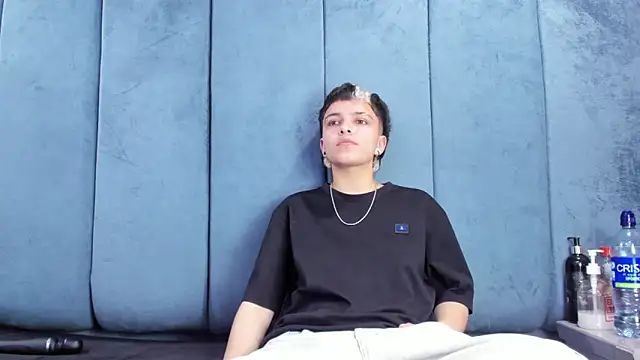 Megan Thompson  online show from 23, 4, 2026