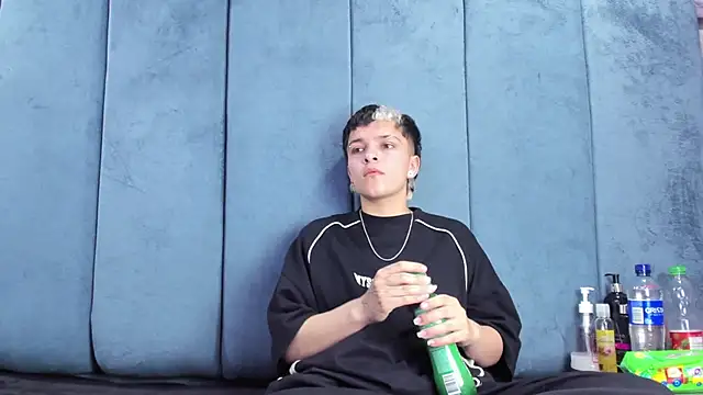 Megan Thompson  online show from 24, 4, 2026