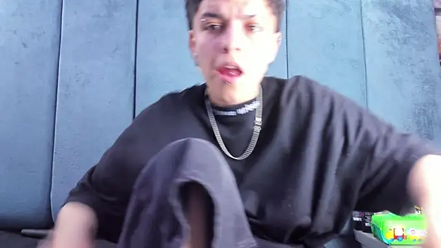 Megan Thompson  online show from 30, 4, 2026