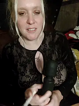 Bouncy-Bella28X online show from 17, 9, 2025