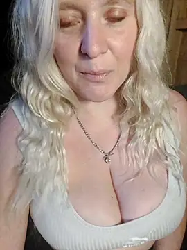 Bouncy-Bella28X online show from 8, 10, 2025