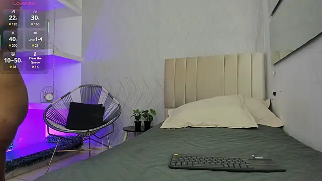 keyla mejia online show from 30, 10, 2025