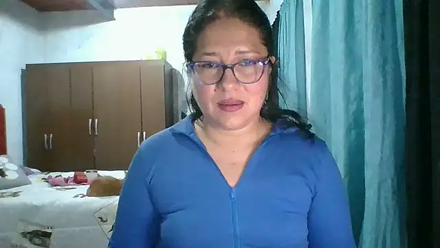 scarlett widow  online show from 24, 9, 2025