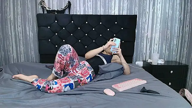 Alicee Moonn online show from 15, 11, 2025