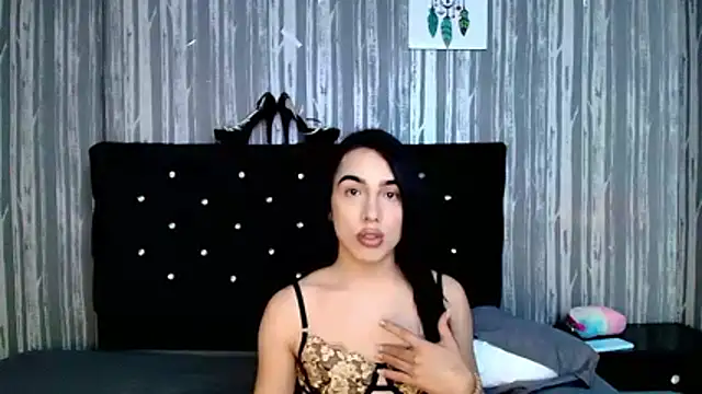 Alicee Moonn online show from 3, 2, 2026