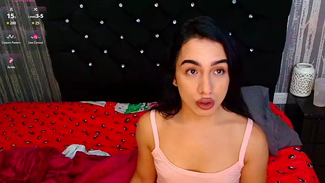 Alicee Moonn online show from 5, 4, 2026