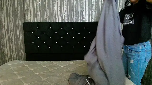 Alicee Moonn online show from 24, 4, 2026