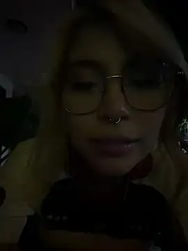 YunoRose  online show from 18, 6, 2026