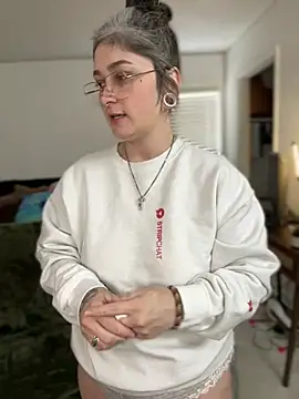 Alix Valentine online show from 11, 2, 2026