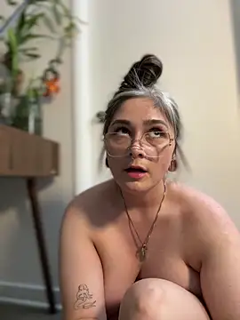 Alix Valentine online show from 28, 4, 2026