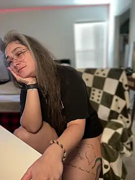 Snapshot of Alix_Valentine chatting on 26, 5, 2026 Alix Valentine online show from 26, 5, 2026