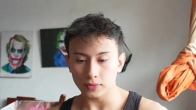 Snapshot of DeusbelliS chatting on 5, 10, 2025 DeusbelliS online show from 5, 10, 2025