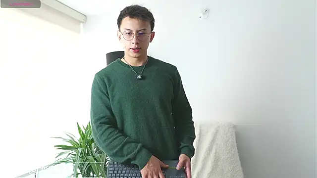 Snapshot of DeusbelliS chatting on 9, 11, 2025 DeusbelliS online show from 9, 11, 2025