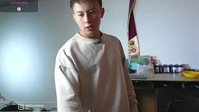 Snapshot of DeusbelliS chatting on 30, 11, 2025 DeusbelliS online show from 30, 11, 2025