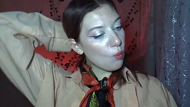 Lily Ember online show from 28, 10, 2025