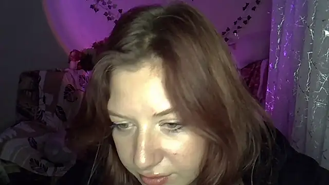 Lily Ember online show from 28, 11, 2025