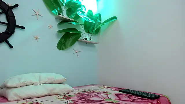 Snapshot of eladyrous98 chatting on 17, 9, 2025 eladyrous98 online show from 17, 9, 2025