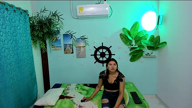 Snapshot of eladyrous98 chatting on 24, 9, 2025 eladyrous98 online show from 24, 9, 2025