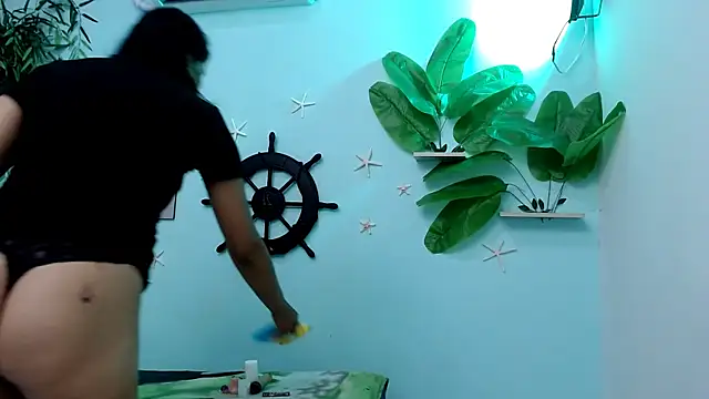 Snapshot of eladyrous98 chatting on 2, 10, 2025 eladyrous98 online show from 2, 10, 2025