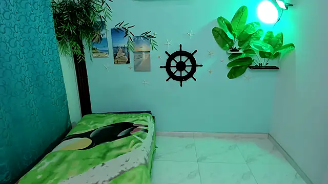 Snapshot of eladyrous98 chatting on 4, 10, 2025 eladyrous98 online show from 4, 10, 2025