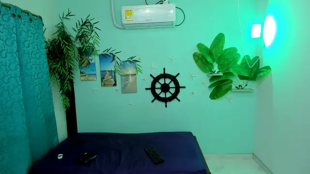 Snapshot of eladyrous98 chatting on 1, 12, 2025 eladyrous98 online show from 1, 12, 2025