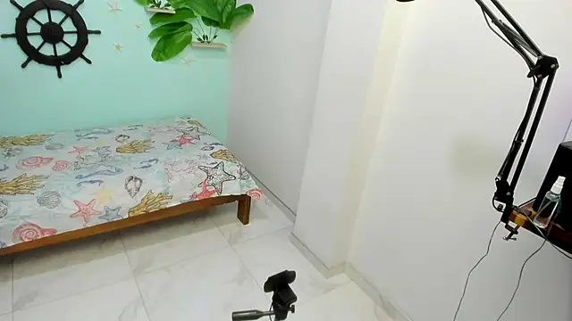 Snapshot of eladyrous98 chatting on 2, 2, 2026 eladyrous98 online show from 2, 2, 2026