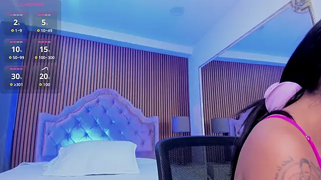 SelenaStonne online show from 28, 10, 2025