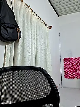 Snapshot of channell0 chatting on 5, 10, 2025 channell0 online show from 5, 10, 2025