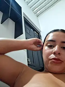 Snapshot of channell0 chatting on 5, 11, 2025 channell0 online show from 5, 11, 2025