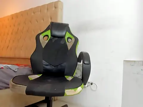 Darkknightx01 online show from 22, 12, 2025