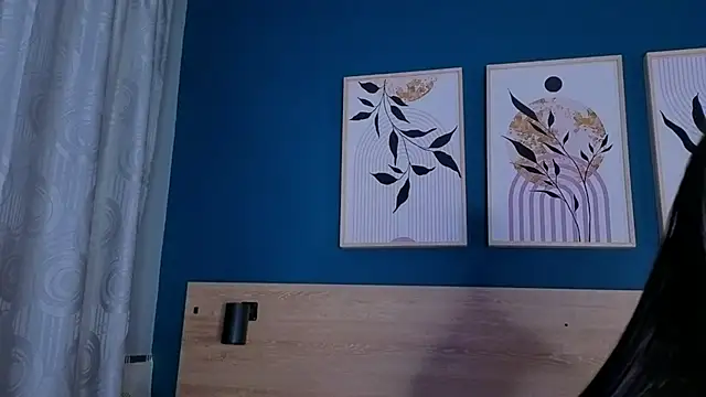 SarahMiler  online show from 21, 10, 2025